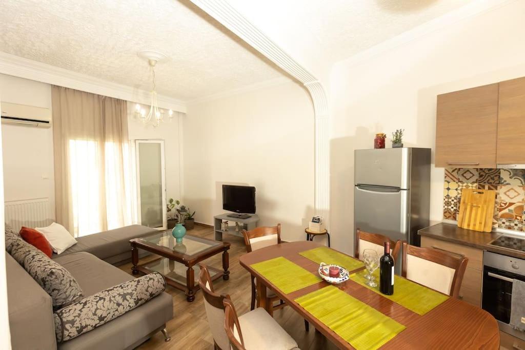 Spacious In Old Town - Private Parking * Thessaloniki