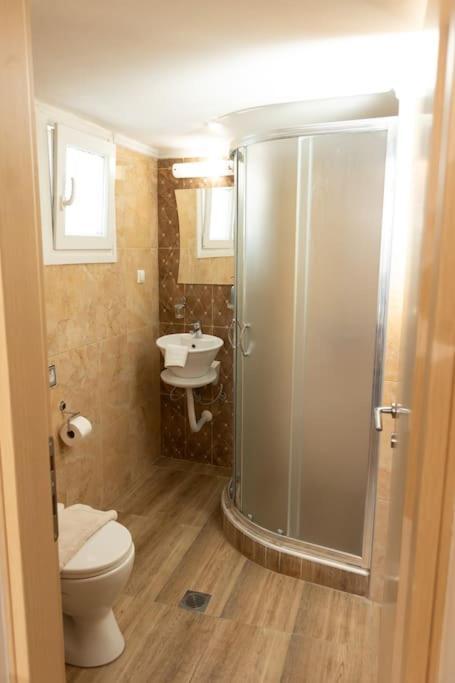 Spacious In Old Town - Private Parking Apartment Thessaloniki