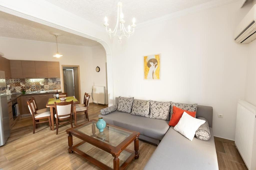 Spacious In Old Town - Private Parking * Thessaloniki